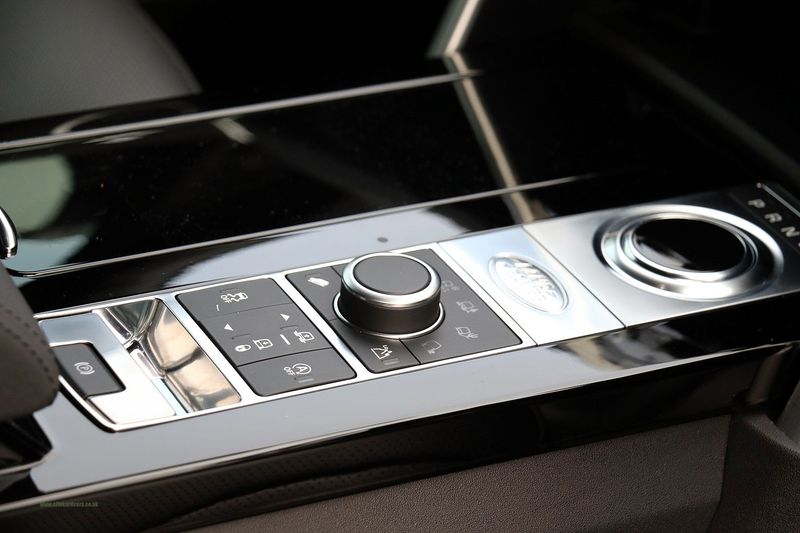 Landrover Discovery Commercial 3.0 HSE 306 VAT Qualifying