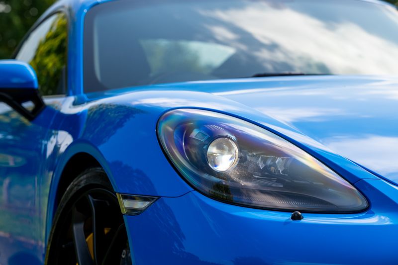 Porsche 718 Cayman GT4 PDK