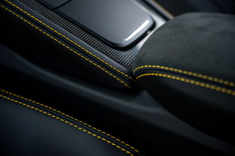 Porsche 718 Cayman GT4 PDK