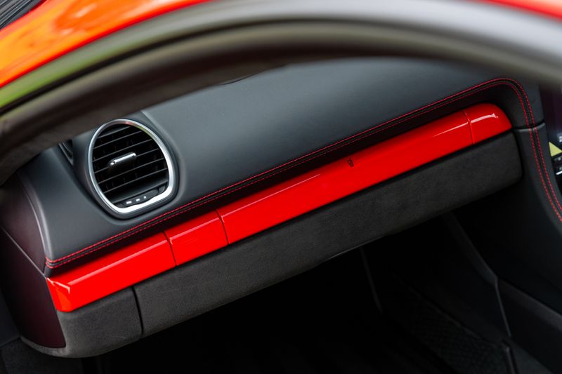 Porsche 718 Cayman GT4 PDK