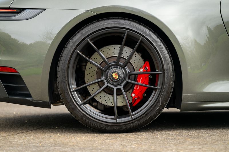 Porsche 911 (992) Carrera 4 GTS Cab