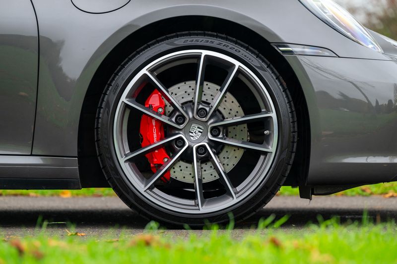 Porsche 911 (992) Carrera 4S S-A