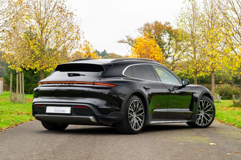 Porsche Taycan 4S Performance Plus Cross Turismo