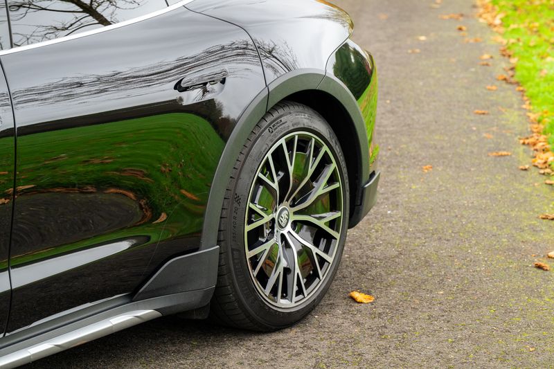 Porsche Taycan 4S Performance Plus Cross Turismo