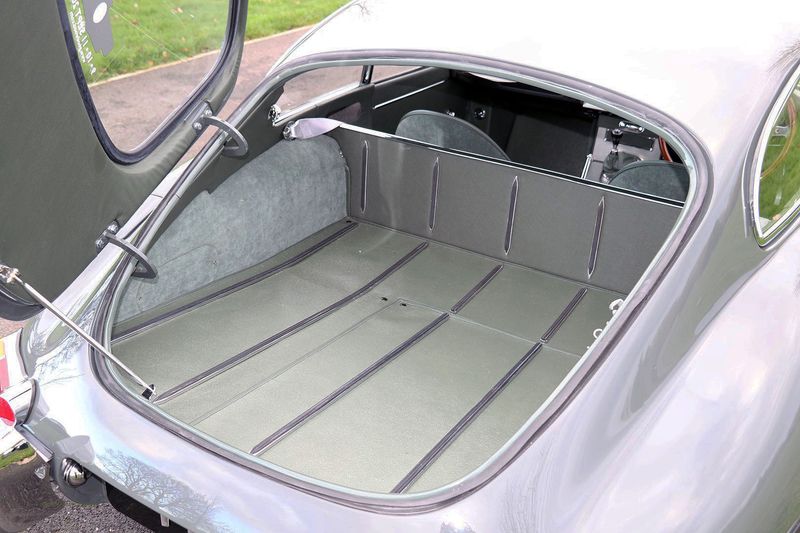 Jaguar E Type Series One Flat Floor