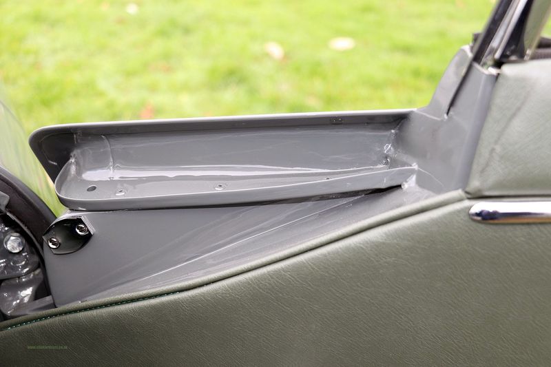 Jaguar E Type Series One Flat Floor