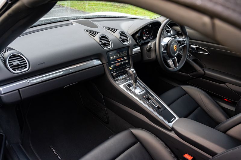 Porsche Boxster 2.0 T PDK