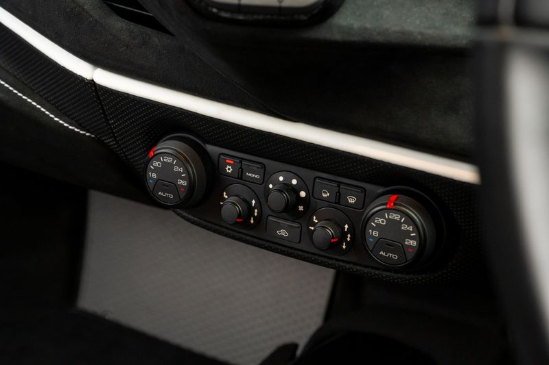 Ferrari 488 Pista V8 F1 DCT