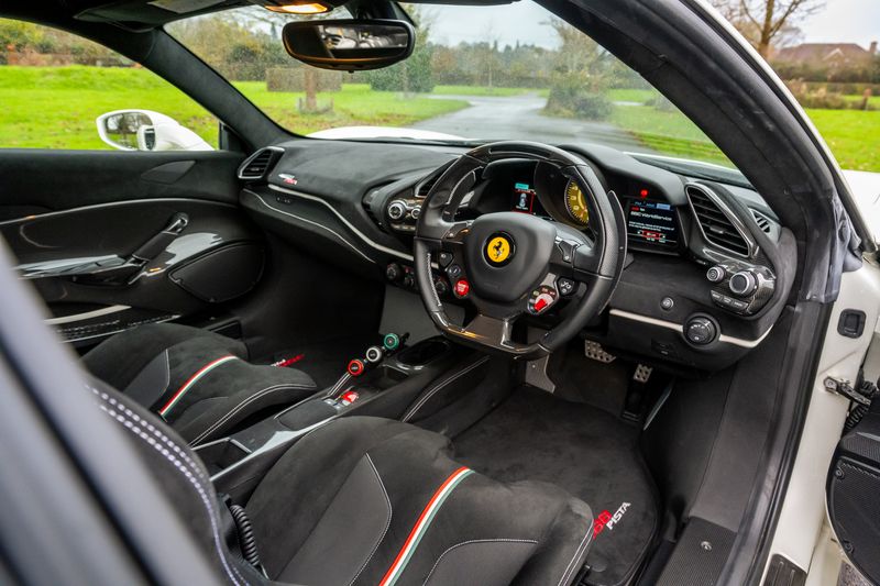 Ferrari 488 Pista V8 F1 DCT