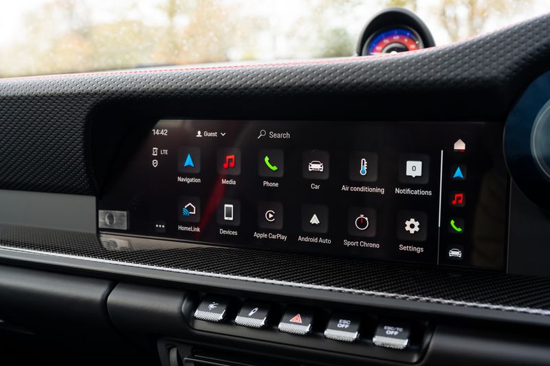 Porsche 911 (992) GT3 Touring PDK