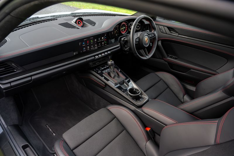 Porsche 911 (992) GT3 Touring PDK