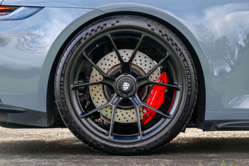 Porsche 911 (992) GT3 Touring PDK