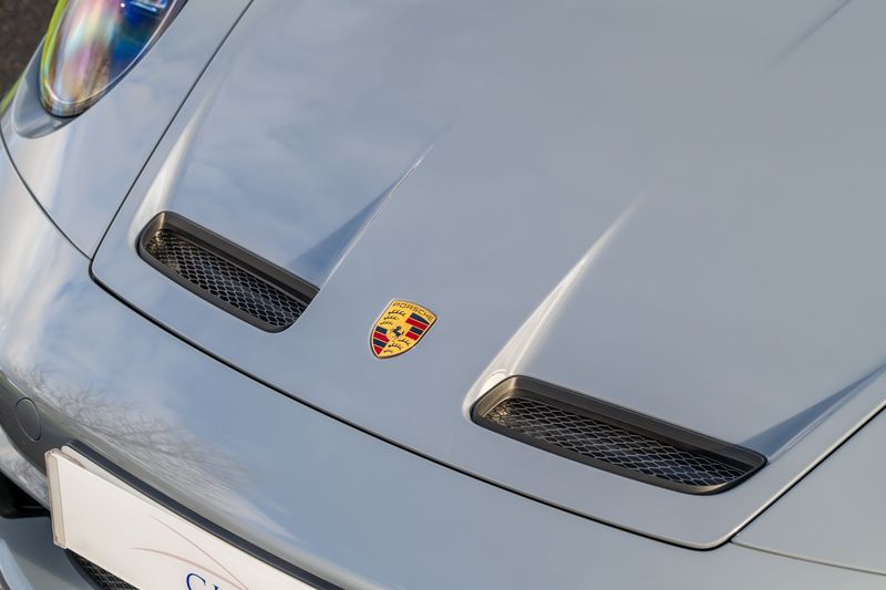 Porsche 911 (992) GT3 Touring PDK