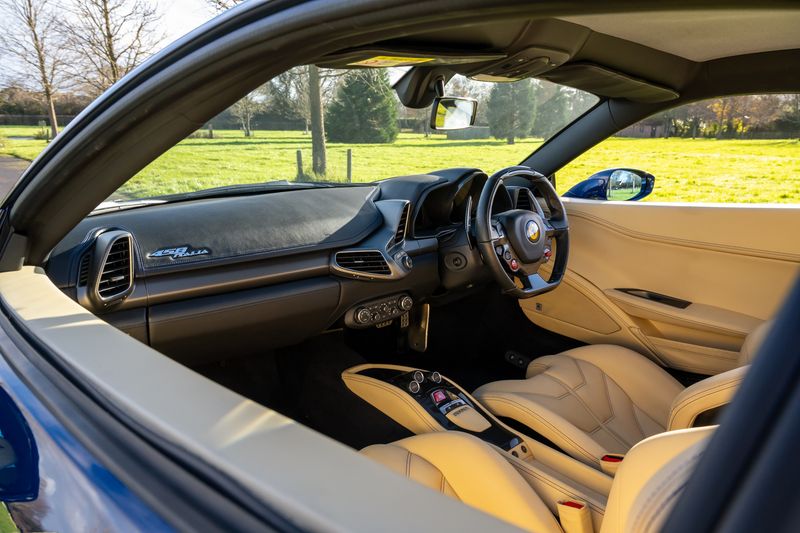 Ferrari 458 Italia Coupe F1 DCT