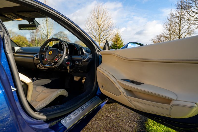 Ferrari 458 Italia Coupe F1 DCT