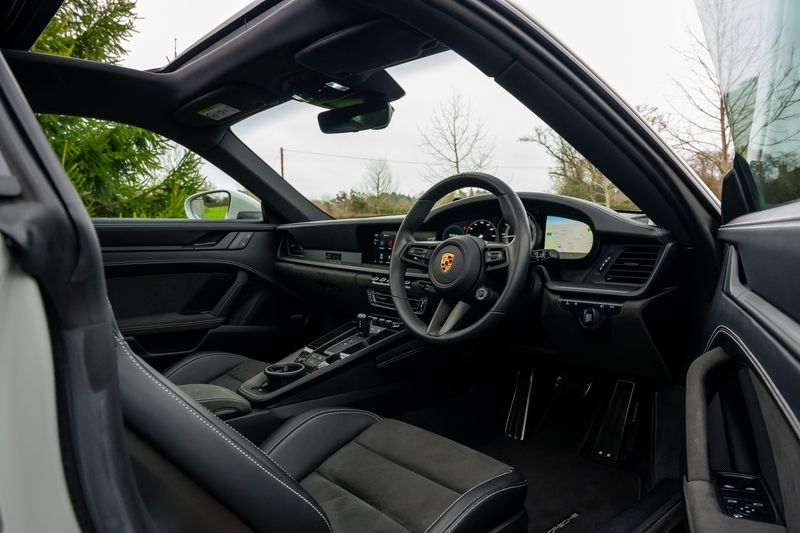 Porsche 911 (992) Carrera GTS PDK