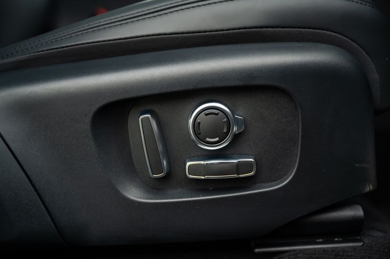 Range Rover Evoque D200 MHEV Dynamic HSE