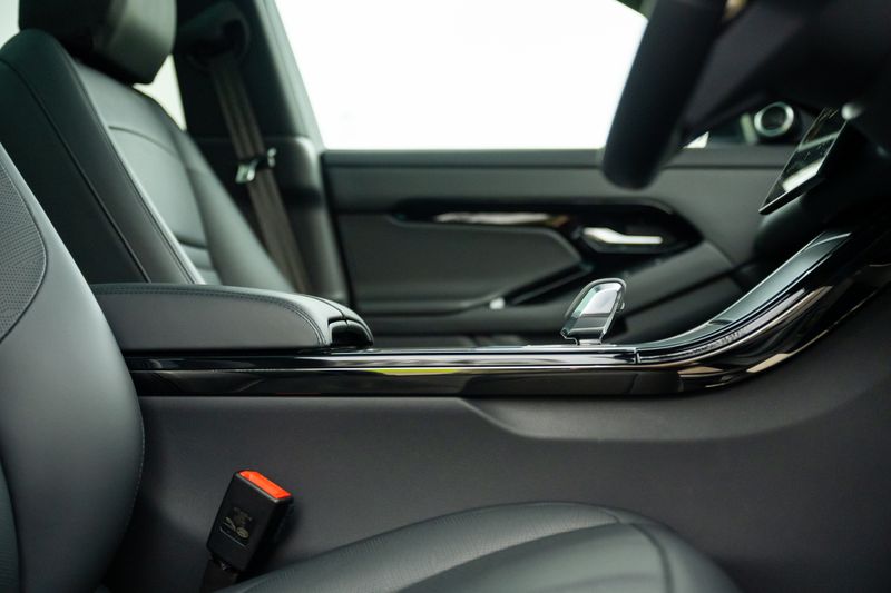 Range Rover Evoque D200 MHEV Dynamic HSE