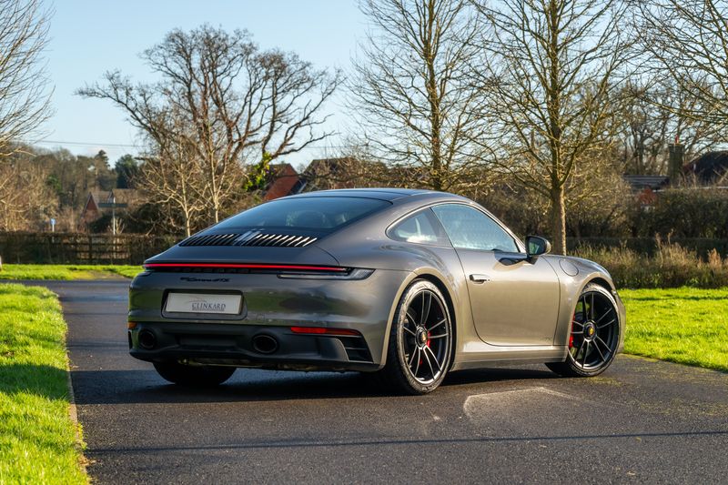 Porsche 911 (992) Carrera GTS PDK