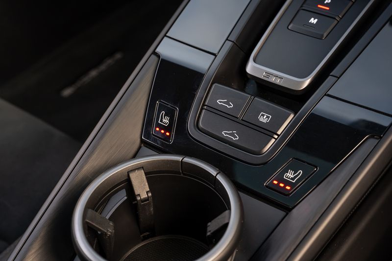 Porsche 911 (992) Carrera GTS PDK