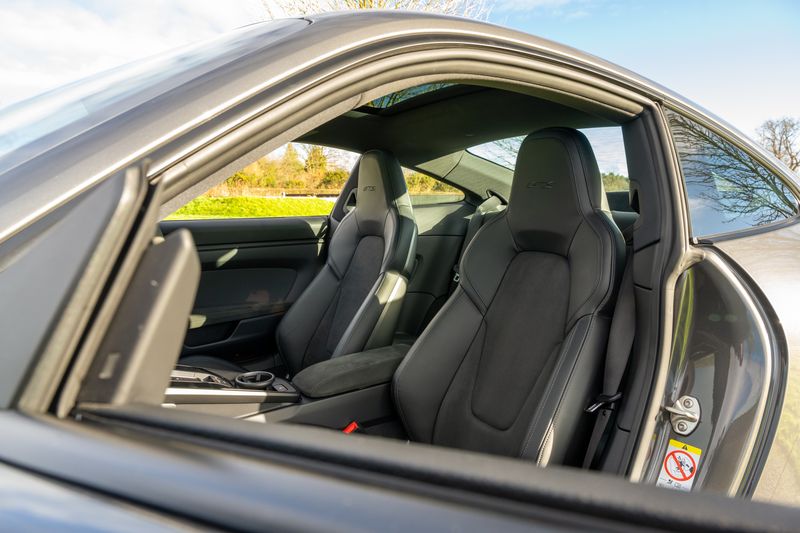 Porsche 911 (992) Carrera GTS PDK