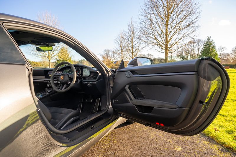 Porsche 911 (992) Carrera GTS PDK