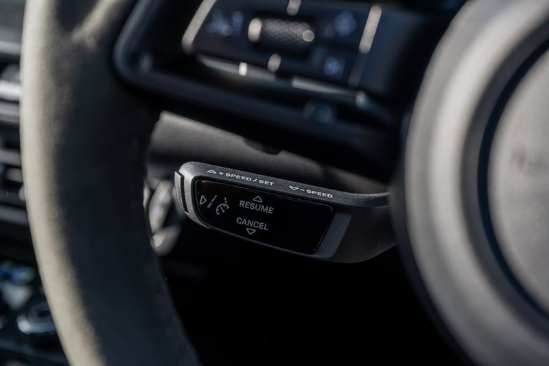 Porsche 911 (992) Carrera GTS PDK