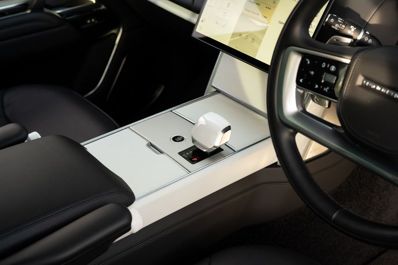 Range Rover 4.4 P615 V8 SV Auto 4WD