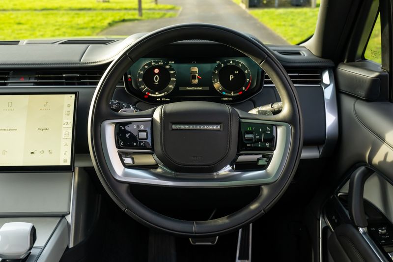 Range Rover 4.4 P615 V8 SV Auto 4WD