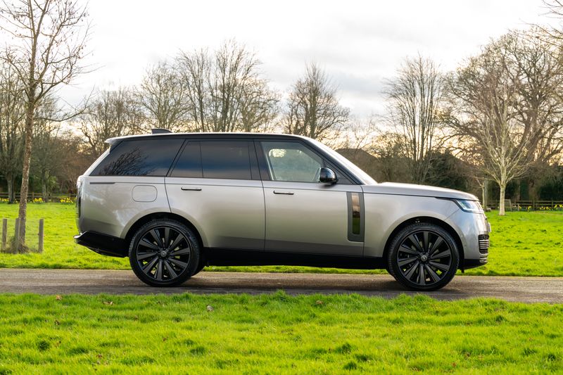 Range Rover 4.4 P615 V8 SV Auto 4WD