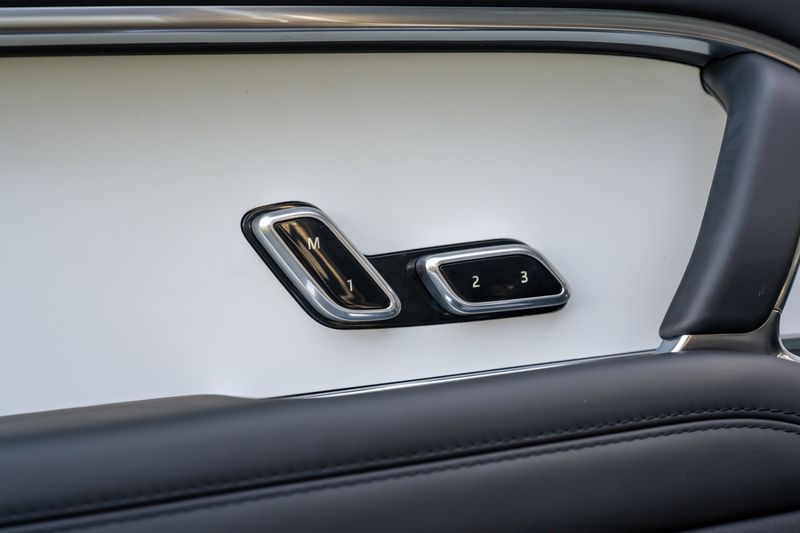 Range Rover 4.4 P615 V8 SV Auto 4WD