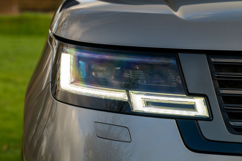 Range Rover 4.4 P615 V8 SV Auto 4WD