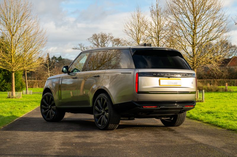 Range Rover 4.4 P615 V8 SV Auto 4WD