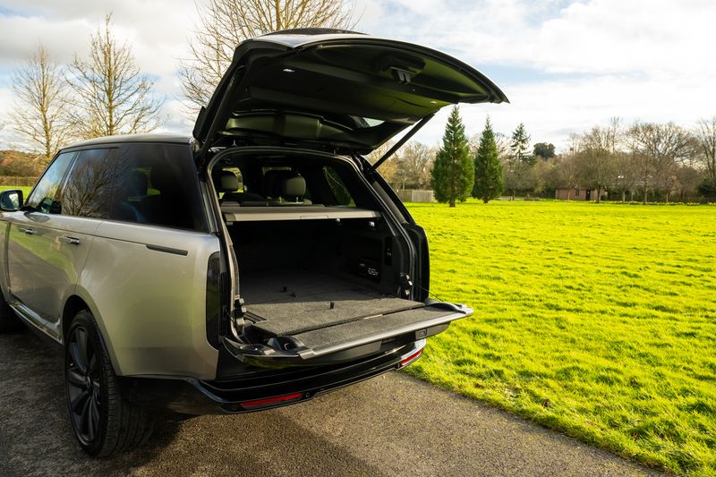 Range Rover 4.4 P615 V8 SV Auto 4WD