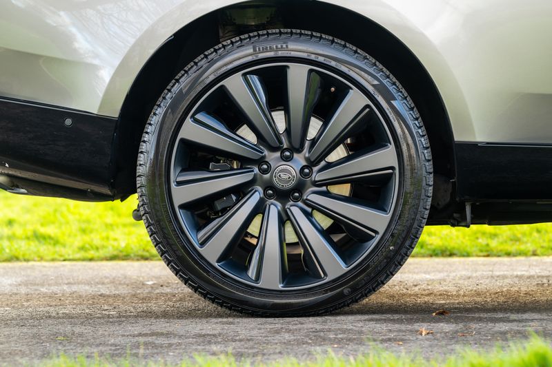 Range Rover 4.4 P615 V8 SV Auto 4WD