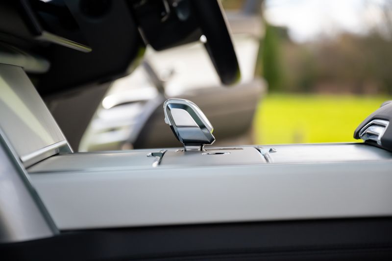 Range Rover 4.4 P615 V8 SV Auto 4WD