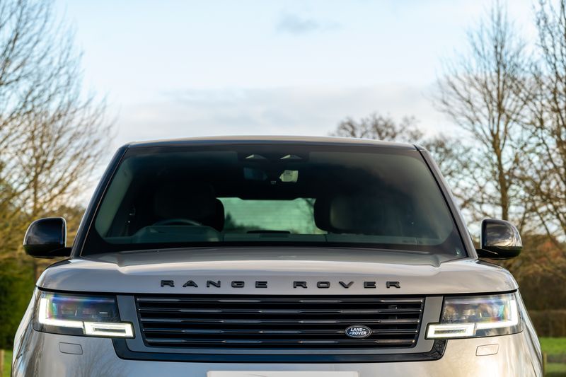 Range Rover 4.4 P615 V8 SV Auto 4WD