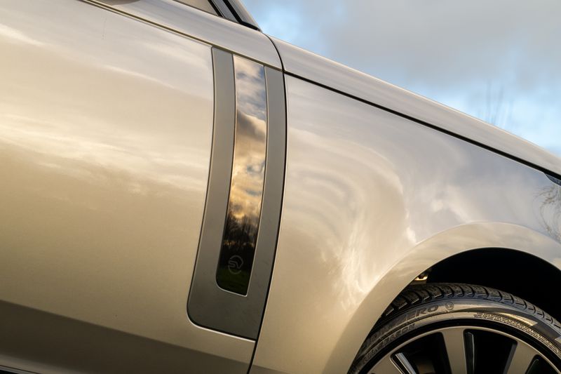 Range Rover 4.4 P615 V8 SV Auto 4WD