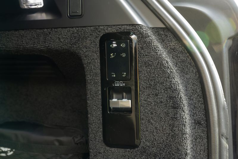 Range Rover 4.4 P615 V8 SV Auto 4WD