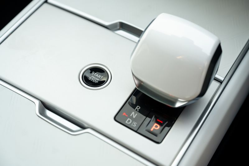 Range Rover 4.4 P615 V8 SV Auto 4WD