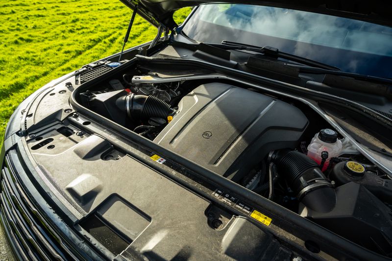 Range Rover 4.4 P615 V8 SV Auto 4WD