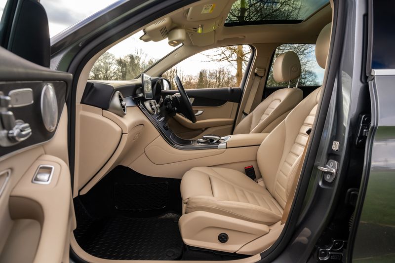 Mercedes-Benz GLC250 Sport (Premium Plus) G-Tronic+ 4MATIC