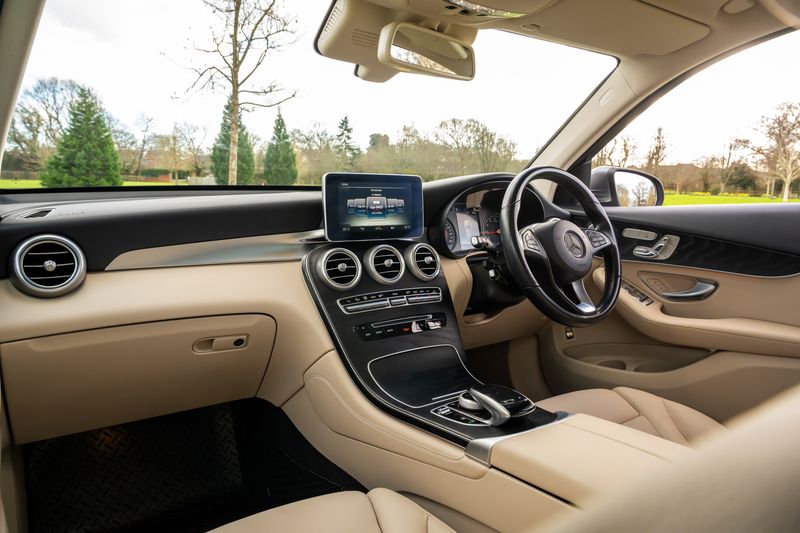 Mercedes-Benz GLC250 Sport (Premium Plus) G-Tronic+ 4MATIC