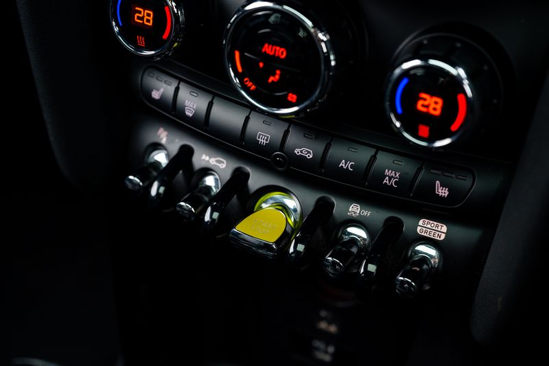 Mini Cooper SE Electric Level 3