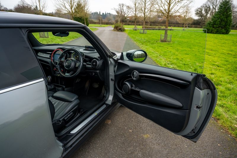 Mini Cooper SE Electric Level 3