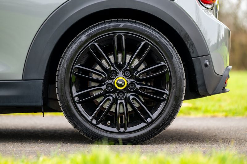 Mini Cooper SE Electric Level 3