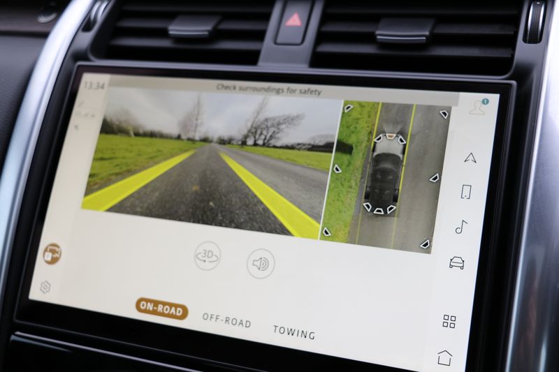 Land Rover Discovery D300 R-Dynamic HSE