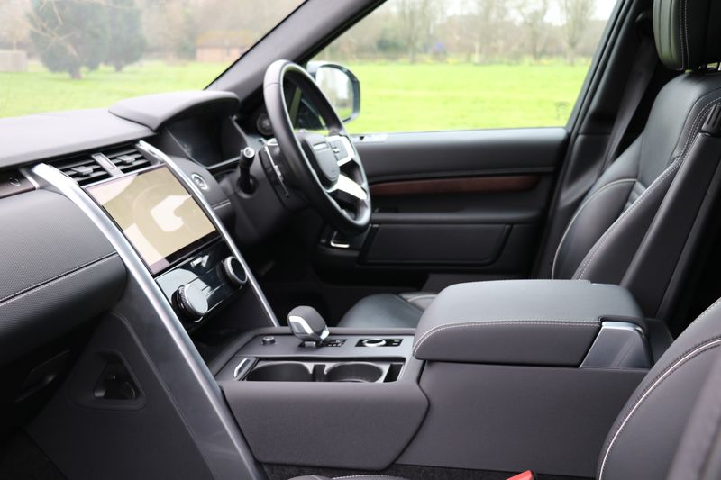 Land Rover Discovery D300 R-Dynamic HSE