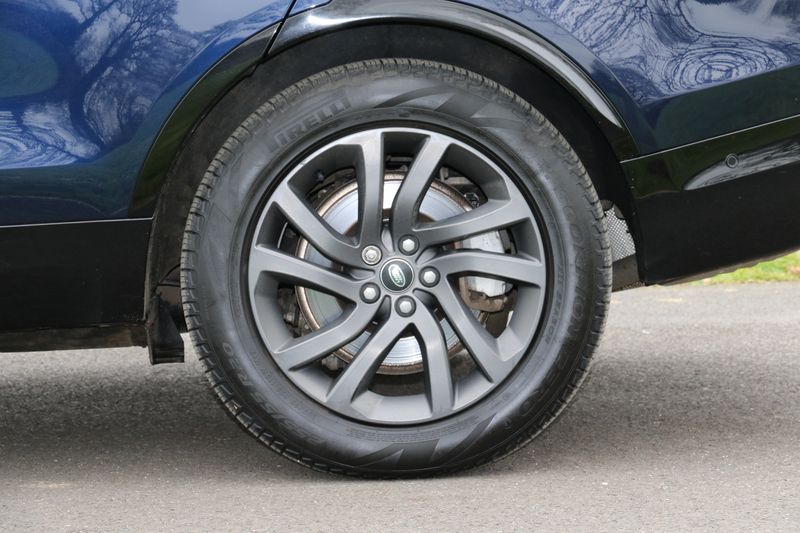 Land Rover Discovery D300 R-Dynamic HSE