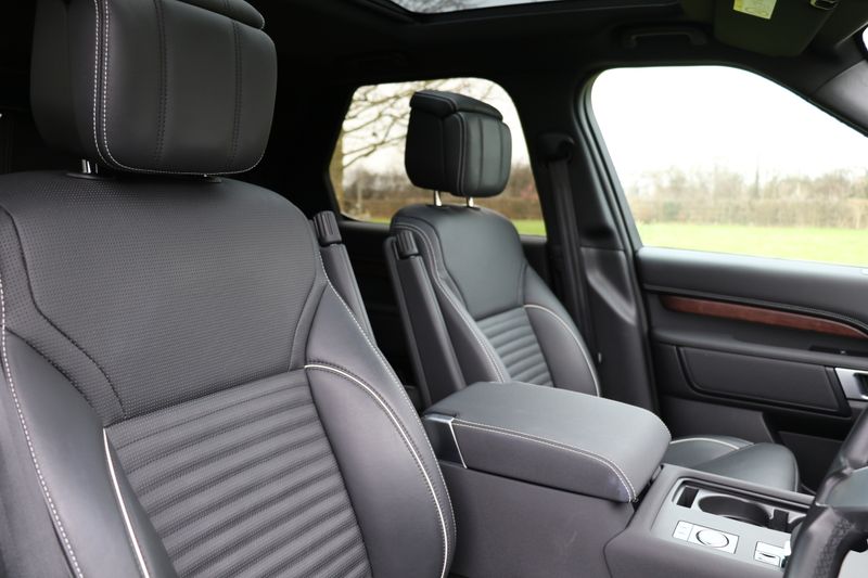 Land Rover Discovery D300 R-Dynamic HSE